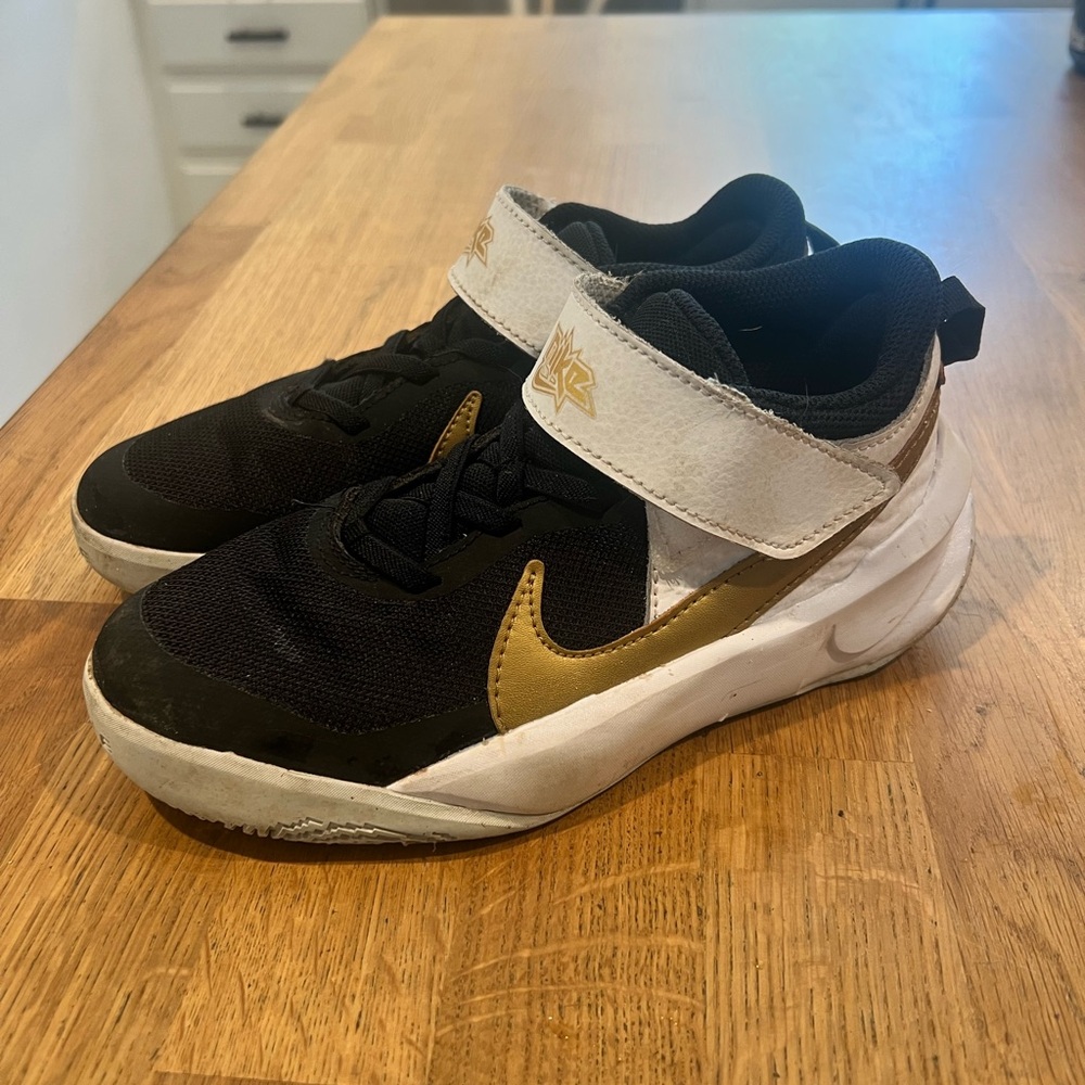 Nike Kids Black and Gold Sneakers
